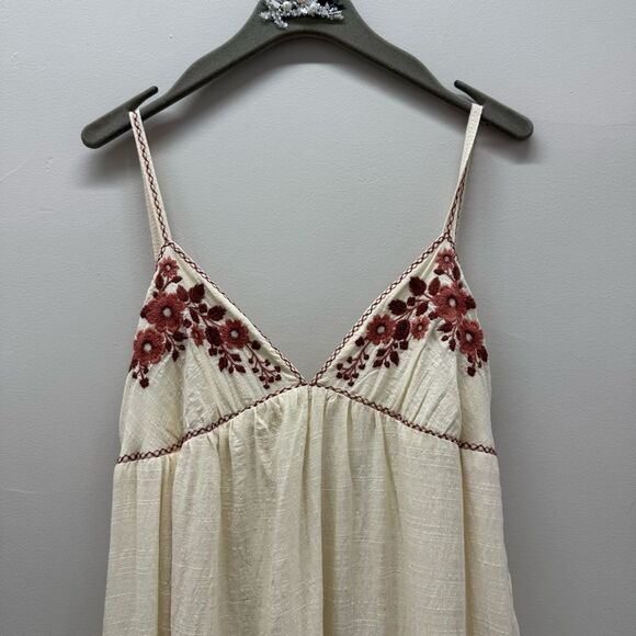 Max Studio Cream Maxi Dress with Red Floral Accents 💘 - Picture 2 of 7